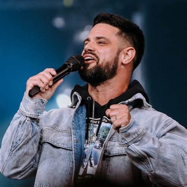 BE CONFIDENT IN WHO GOD MADE YOU TO BE! | STEVEN FURTICK
